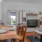 Appartement 1 Bedroom Awesome In *
