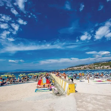 Apartment Awesome In With Kitchen Crikvenica