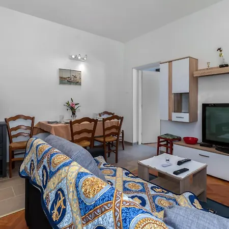 Appartement 1 Bedroom Awesome In