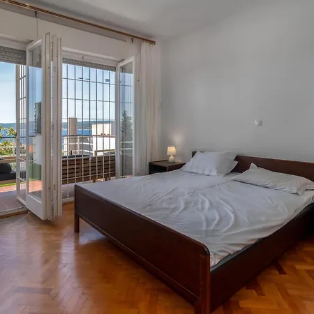 Apartment 1 Bedroom Awesome In *